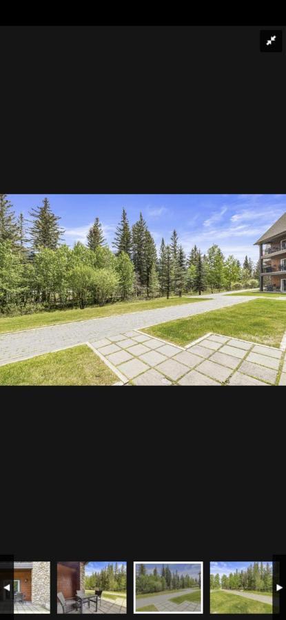 Canmore Mountain Retreat. Hot Tub, Pool, King Bed! Exterior photo